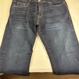 Amazon Essentials Men's Relaxed Fit Dark Blue Jeans